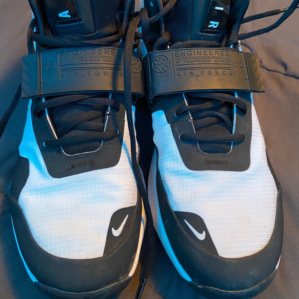 Men’s Nike Air Force size 11.5